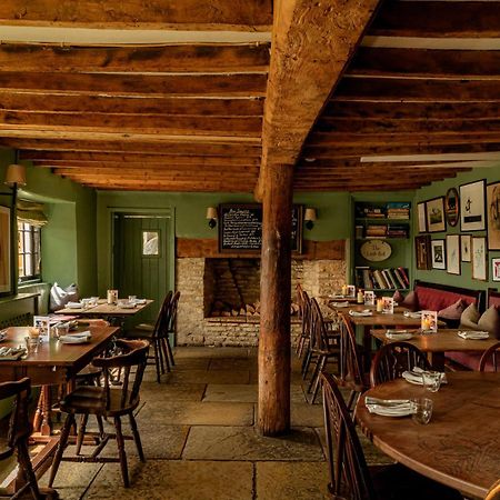 The Bell Inn Lechlade Exterior photo