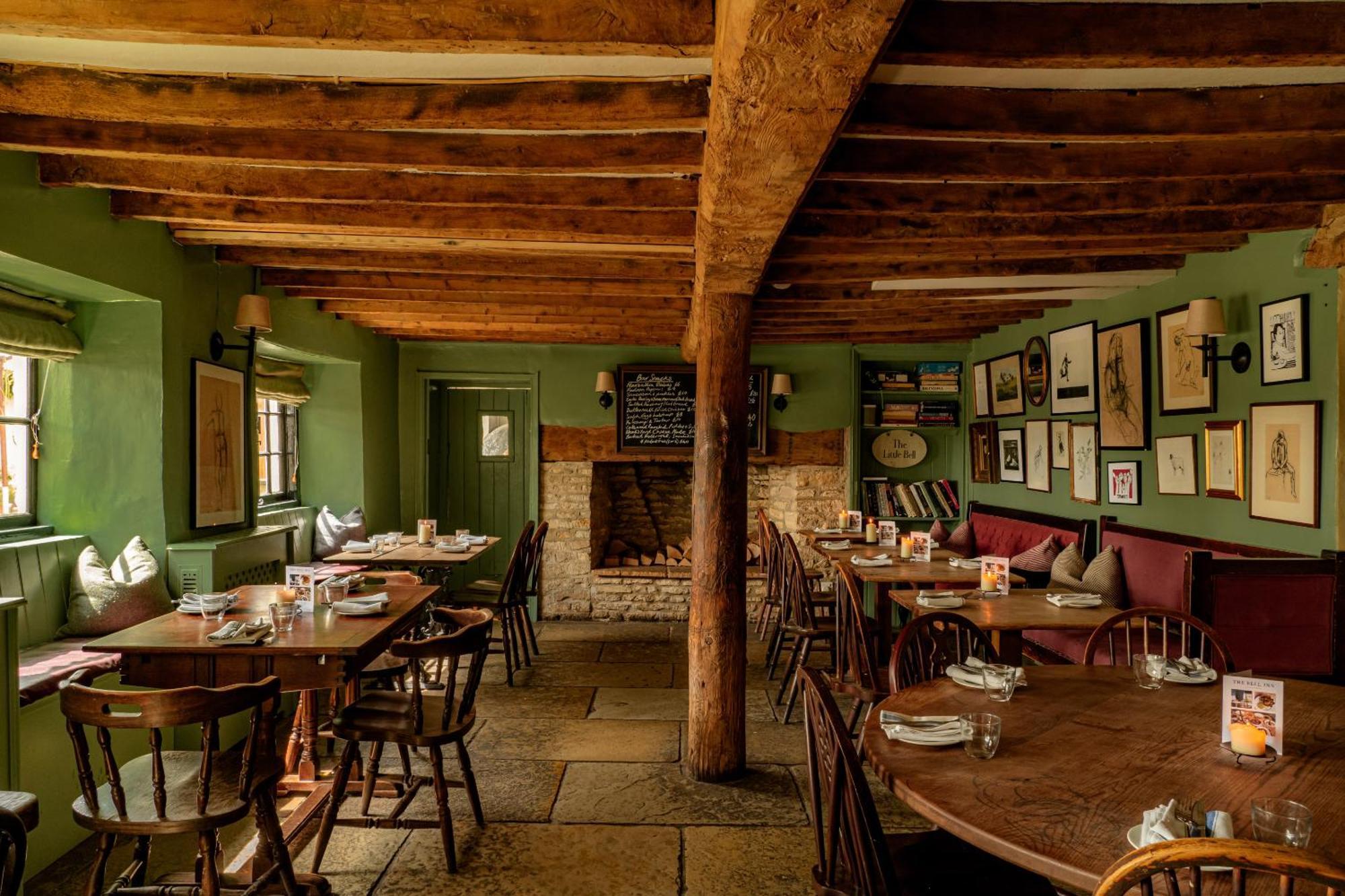 The Bell Inn Lechlade Exterior photo